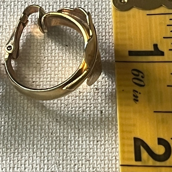 ✨ Vintage Gold Leaf Clip-On Earrings – Textured Bold Statement Retro - Picture 2 of 3